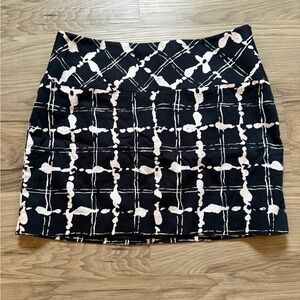 Express Stylish Black and White Women's Skirt Size 2